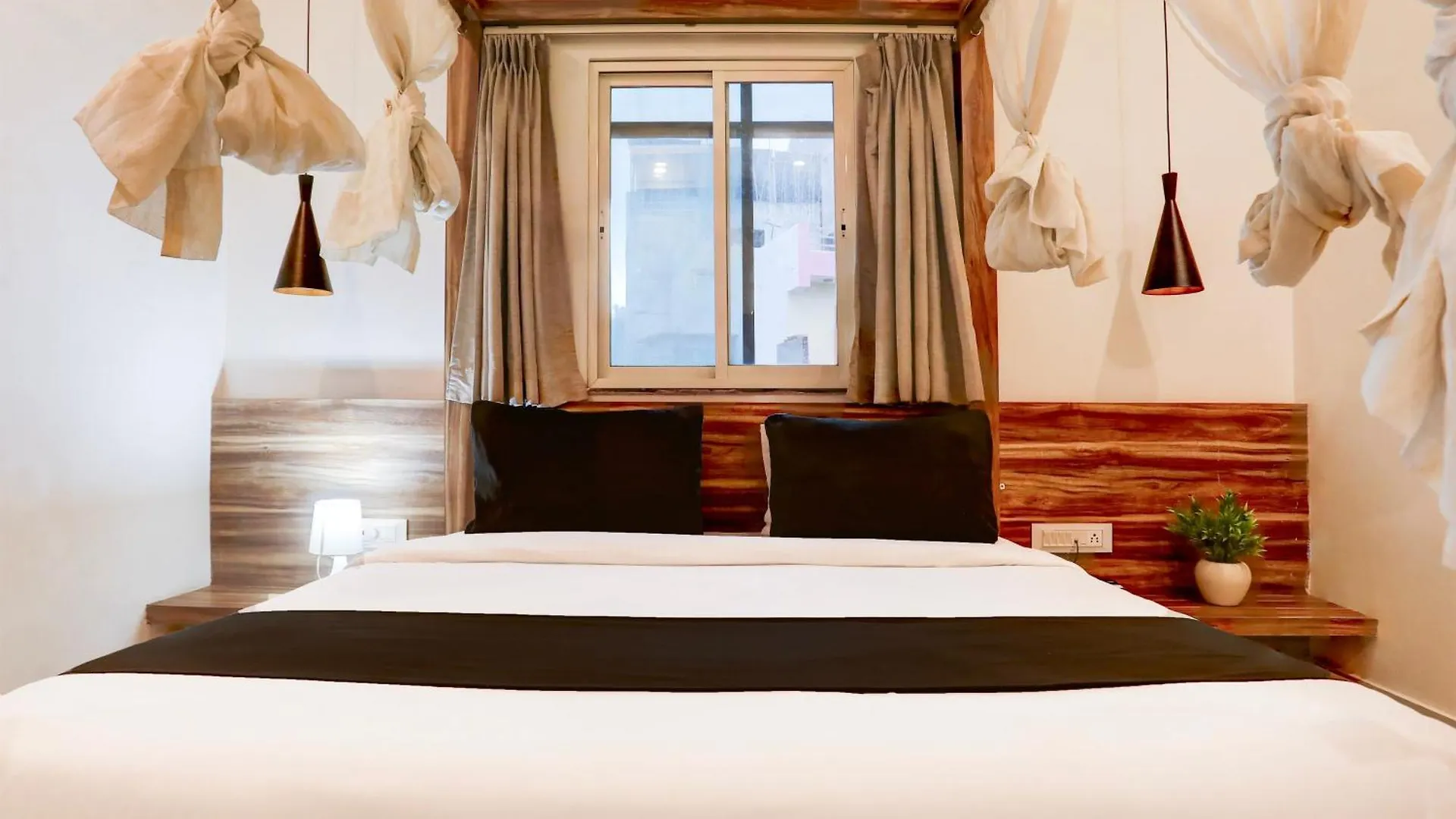 Super Collection O Rampura Near Sajjan Garh Fort Formerly Blue Mountain Hotell Udaipur