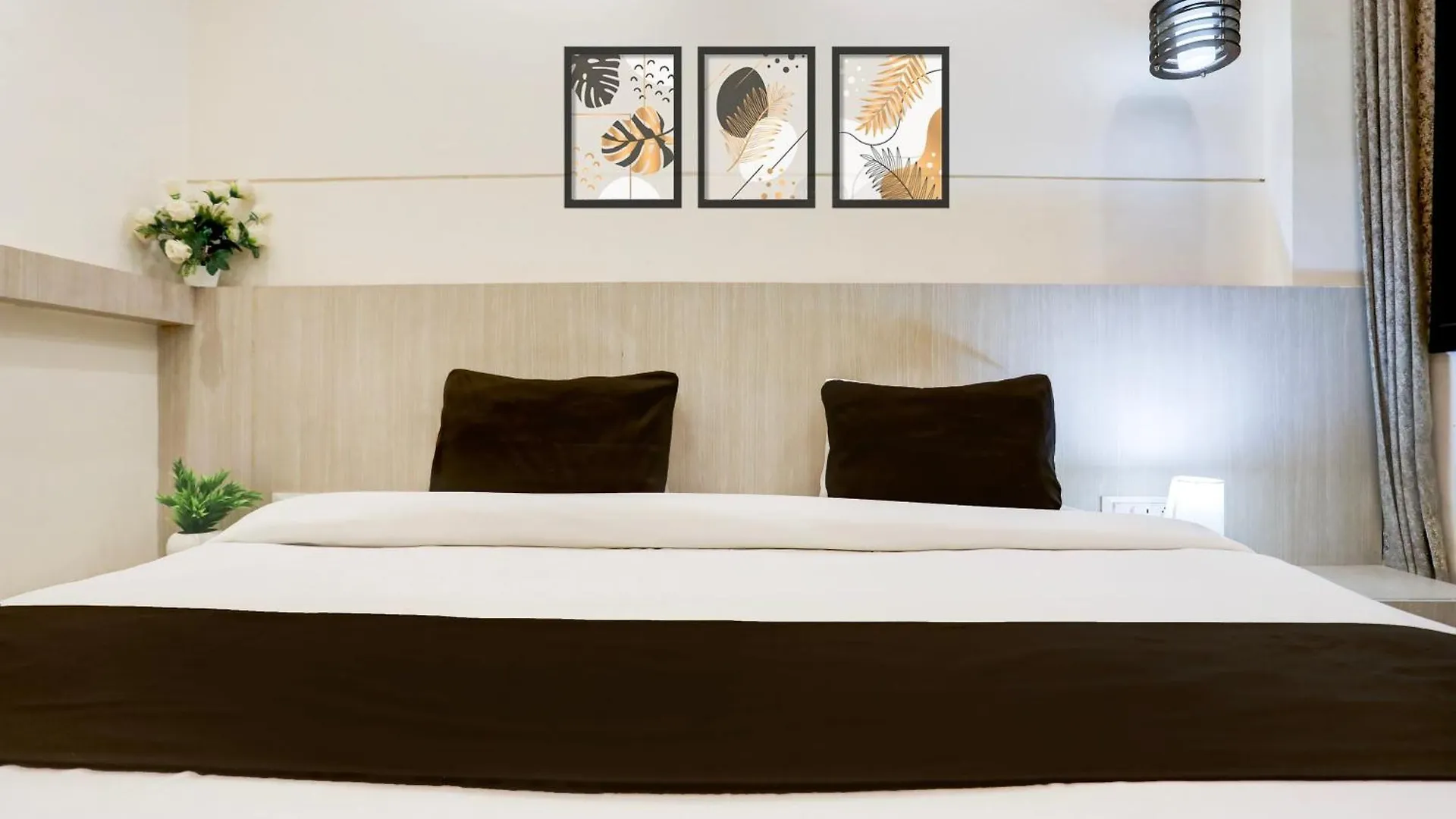 Super Collection O Rampura Near Sajjan Garh Fort Formerly Blue Mountain Hotell Udaipur
