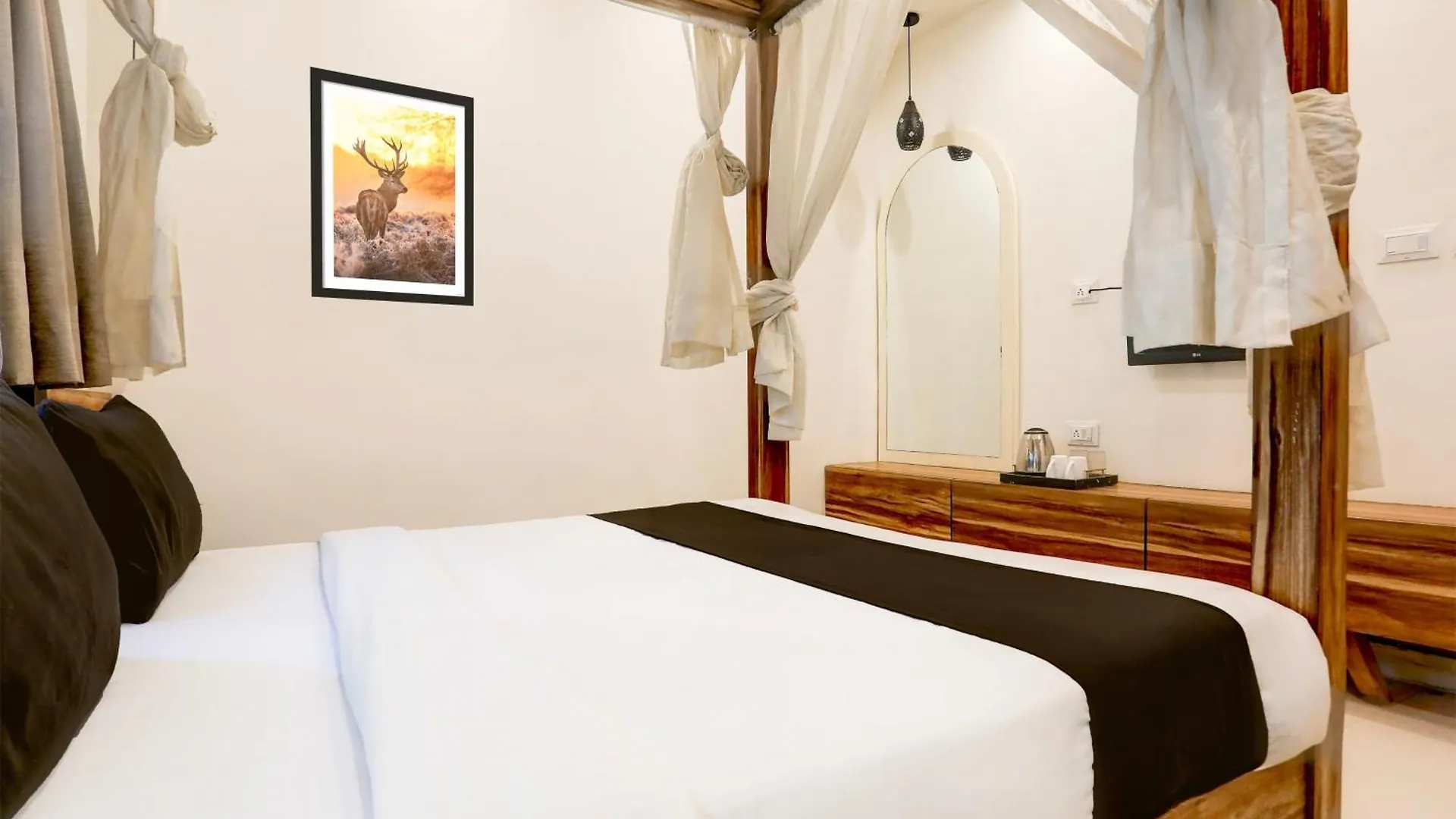 ***  Super Collection O Rampura Near Sajjan Garh Fort Formerly Blue Mountain Hotell Udaipur Indien